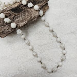 Sarah Coventry Vintage White Beaded Necklace